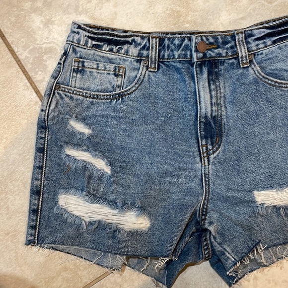 NWT! O’Neill Angus Destroyed Denim Shorts 30 - Picture 6 of 8